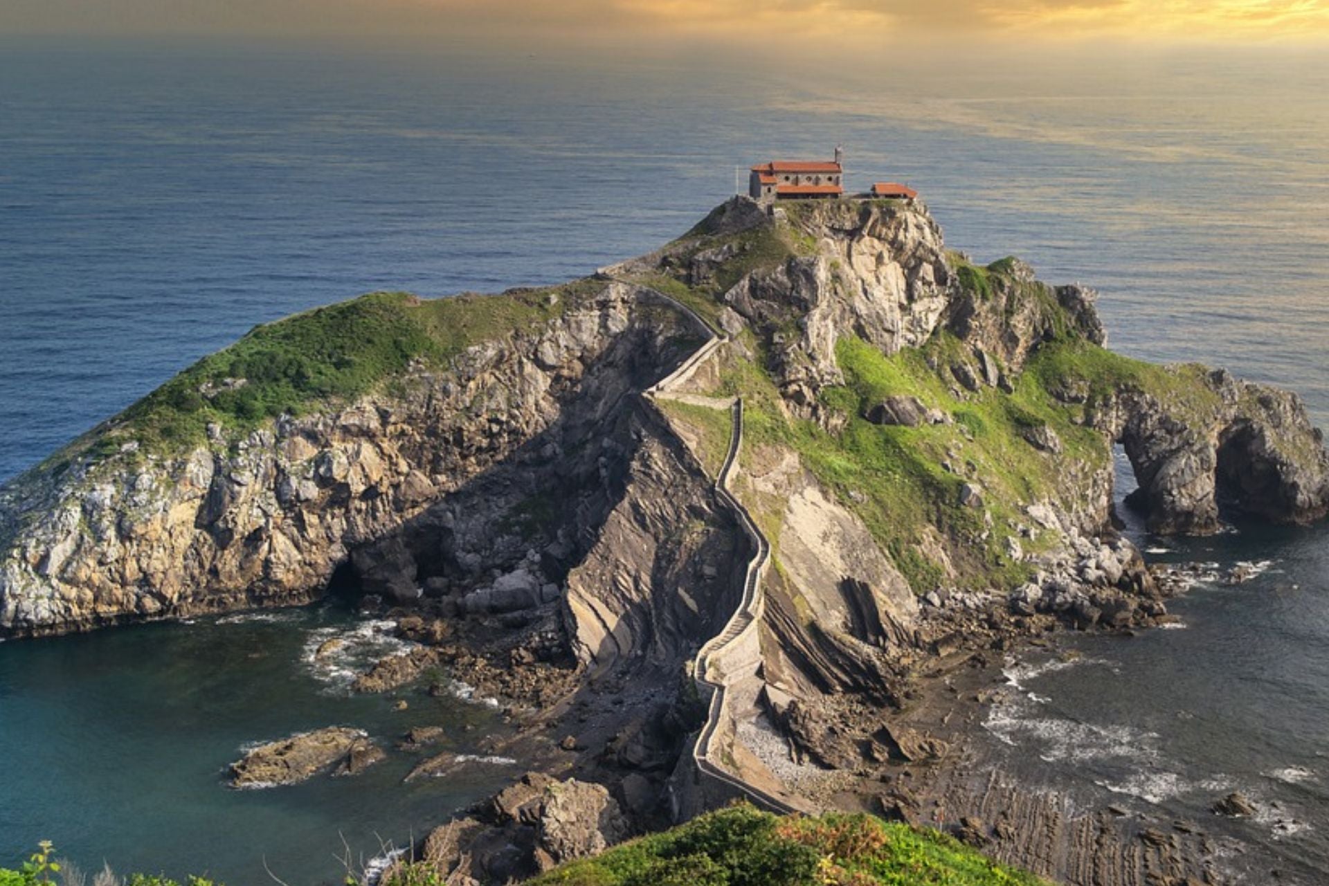 San Juan de Gaztelugatxe schiereiland met kerk