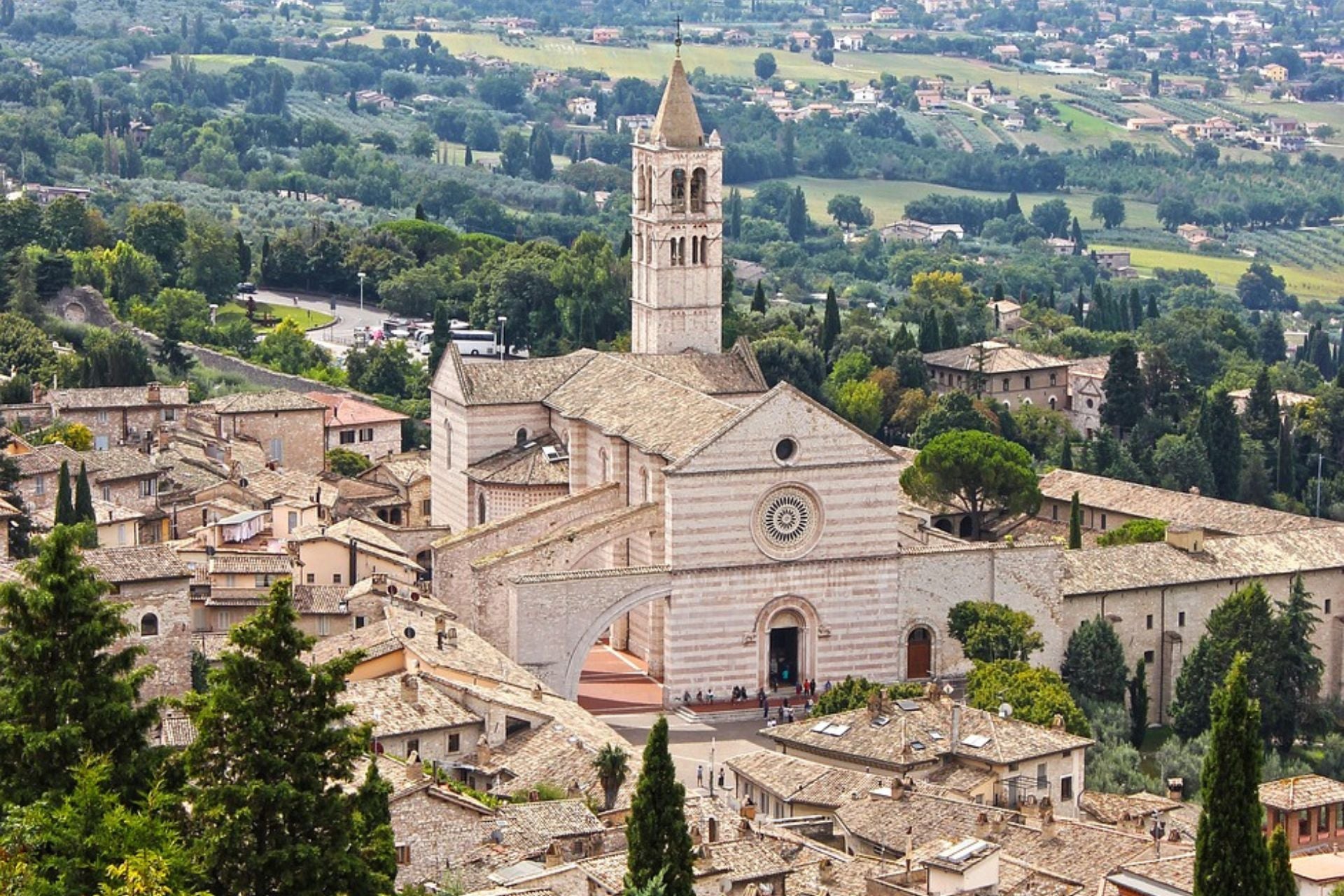 Basilica di Santa Chiara kerk in Assisi in Umbrië