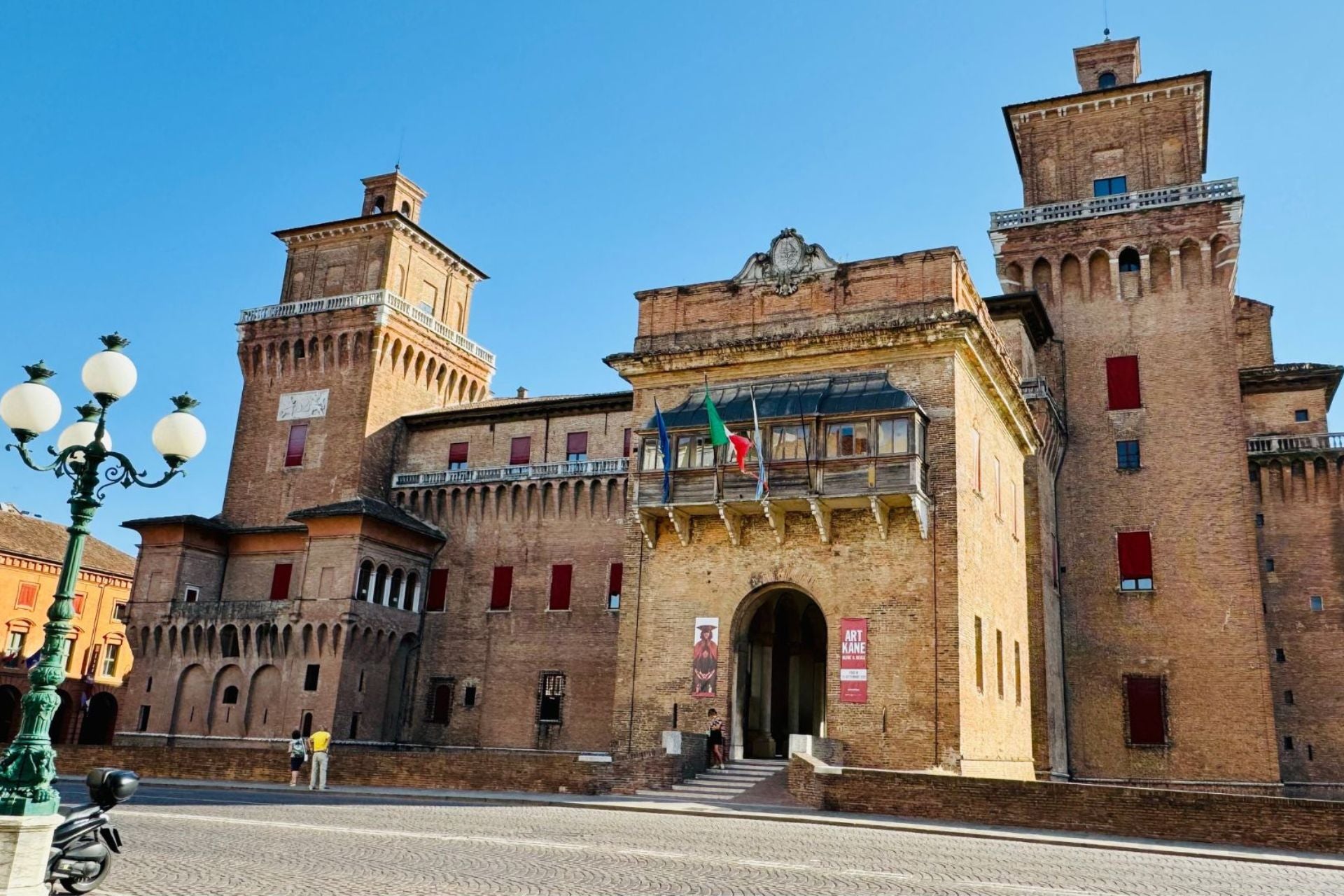 Castello Estense in Ferrara waar een museum in zit hoogtepunt stedentrip