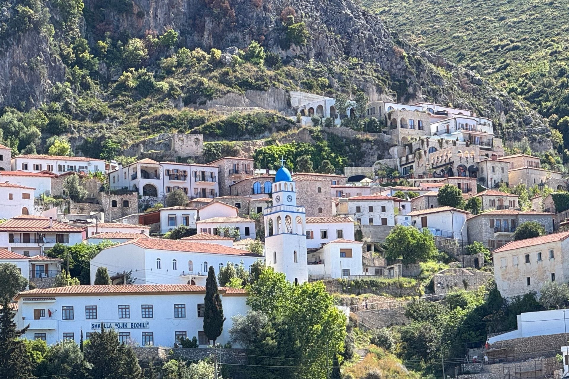 Ontdek authentieke dorpjes als Dhermi met leuke tips wat te doen en te zien