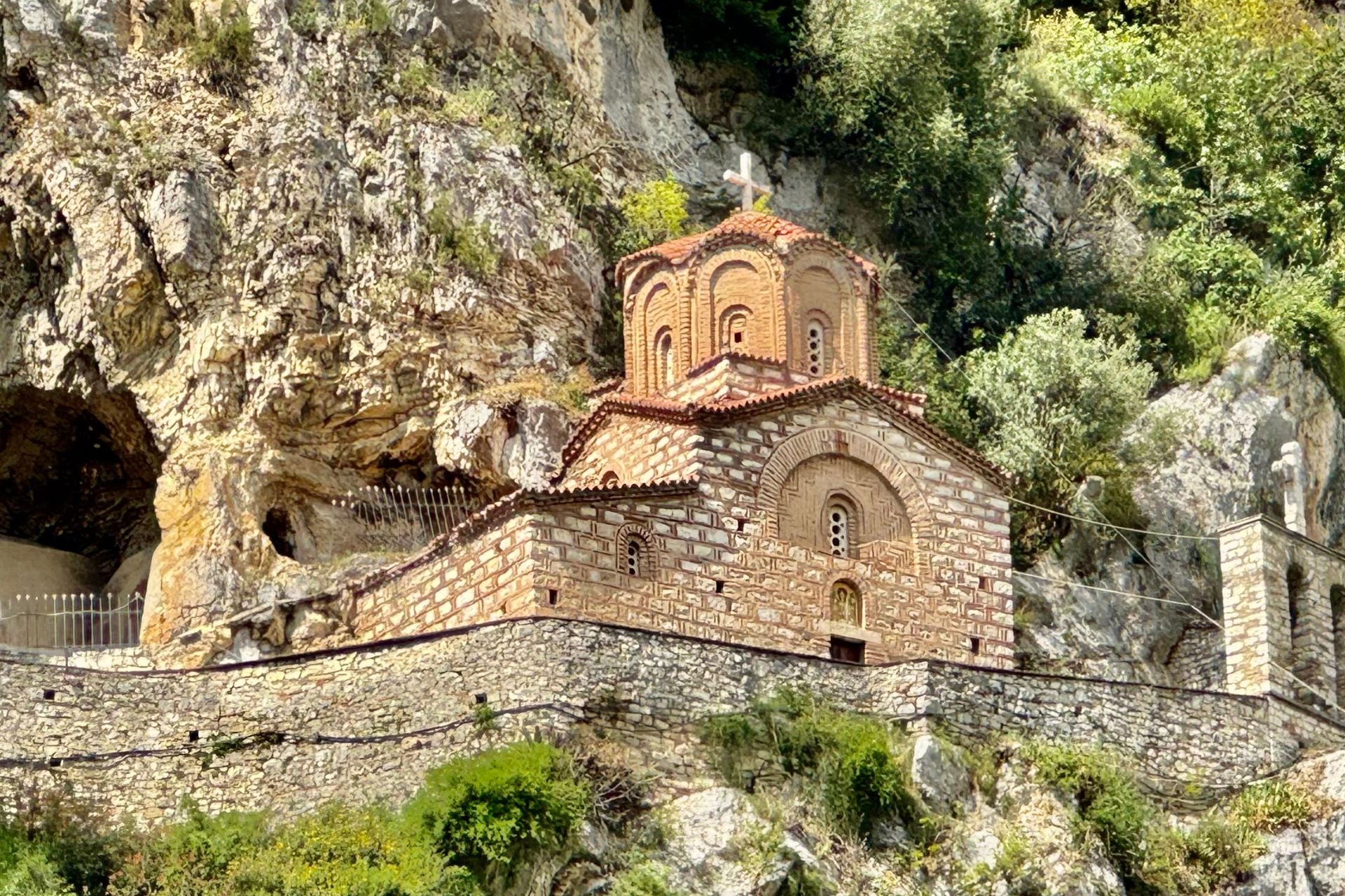 Christelijk orthodoxe kerk in Berat de stad van duizend ramen activiteiten tips