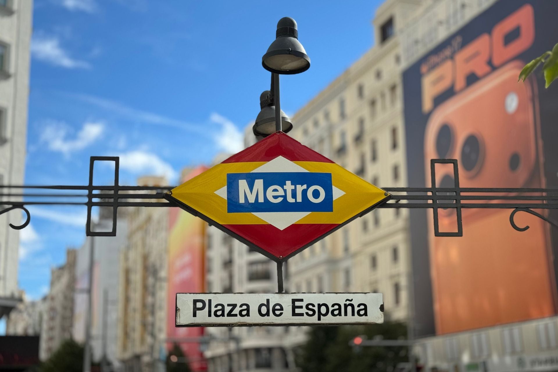 Maak gebruik van het uitgebreide metronetwerk van Madrid om alle bezienswaardigheden te bezoeken