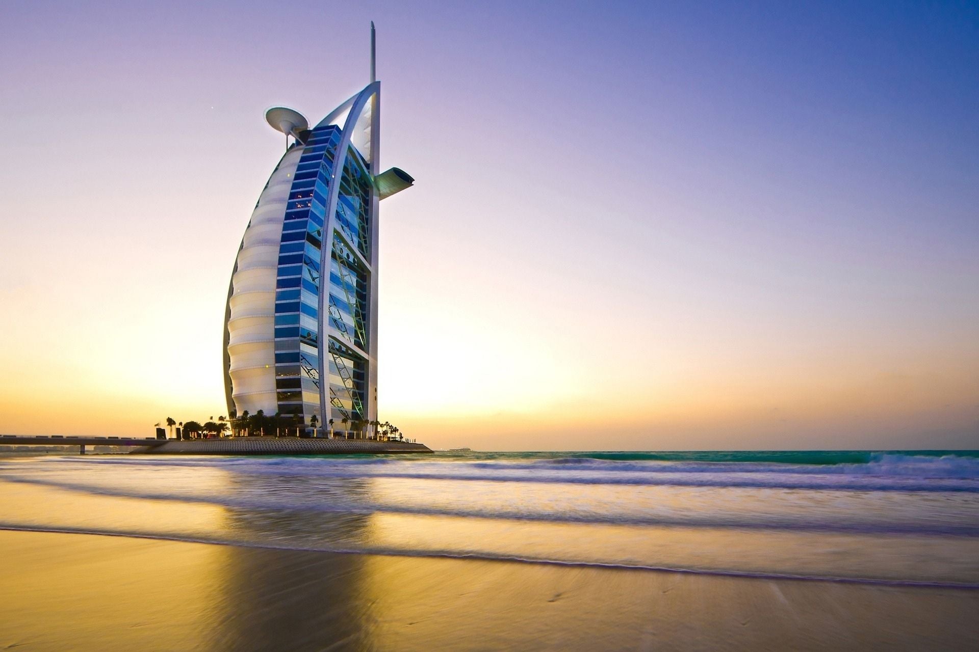 Foto vanaf het strand van het Burj al Arab hotel in Dubai
