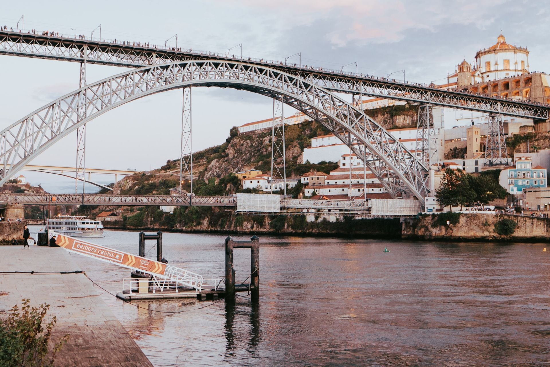 Ponte de Luis I brug over de rivier de Douro