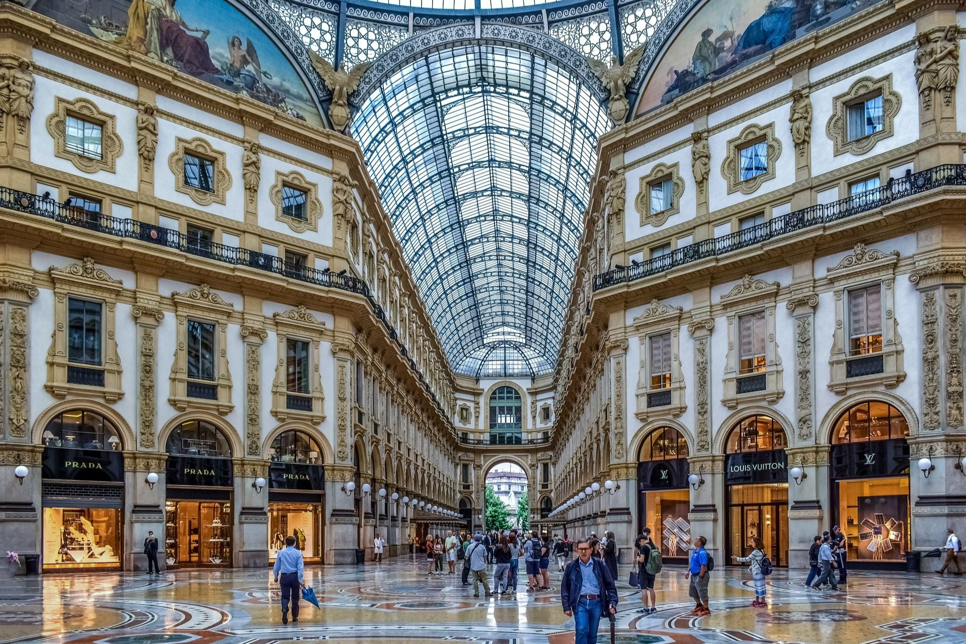 Galleria Vittorio Emanuele, een luxe winkelcentrum in Milaan, leuk om te bezoeken